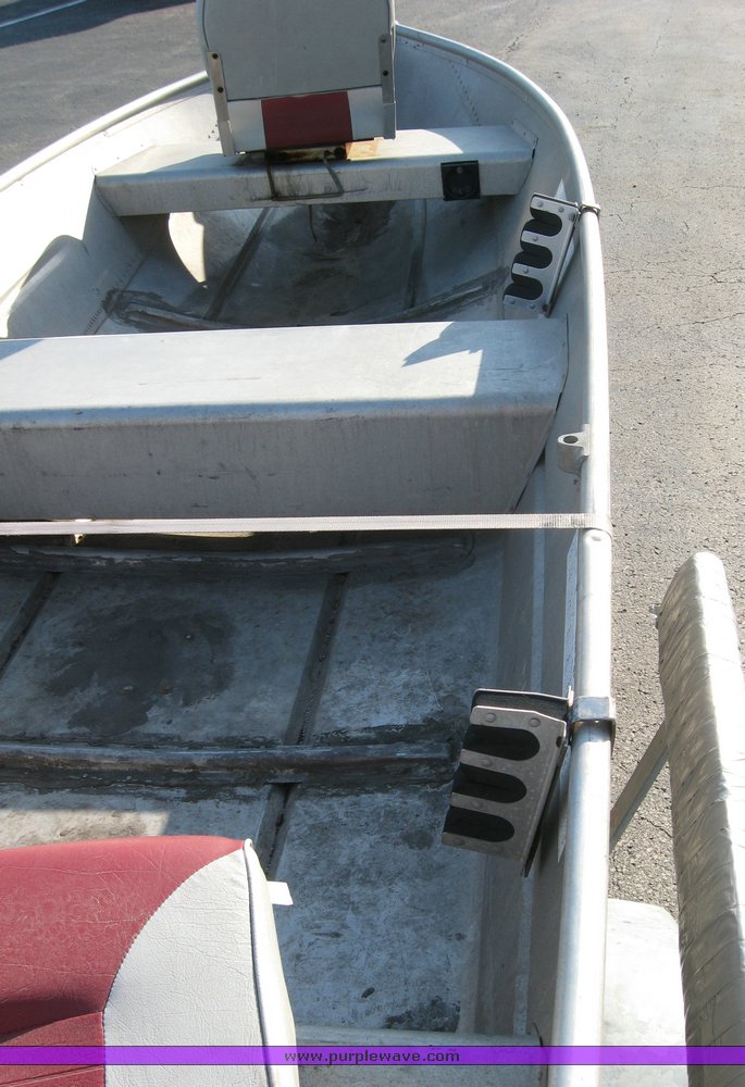 image for item 5591 1975 Landa aluminum V-bottom boat