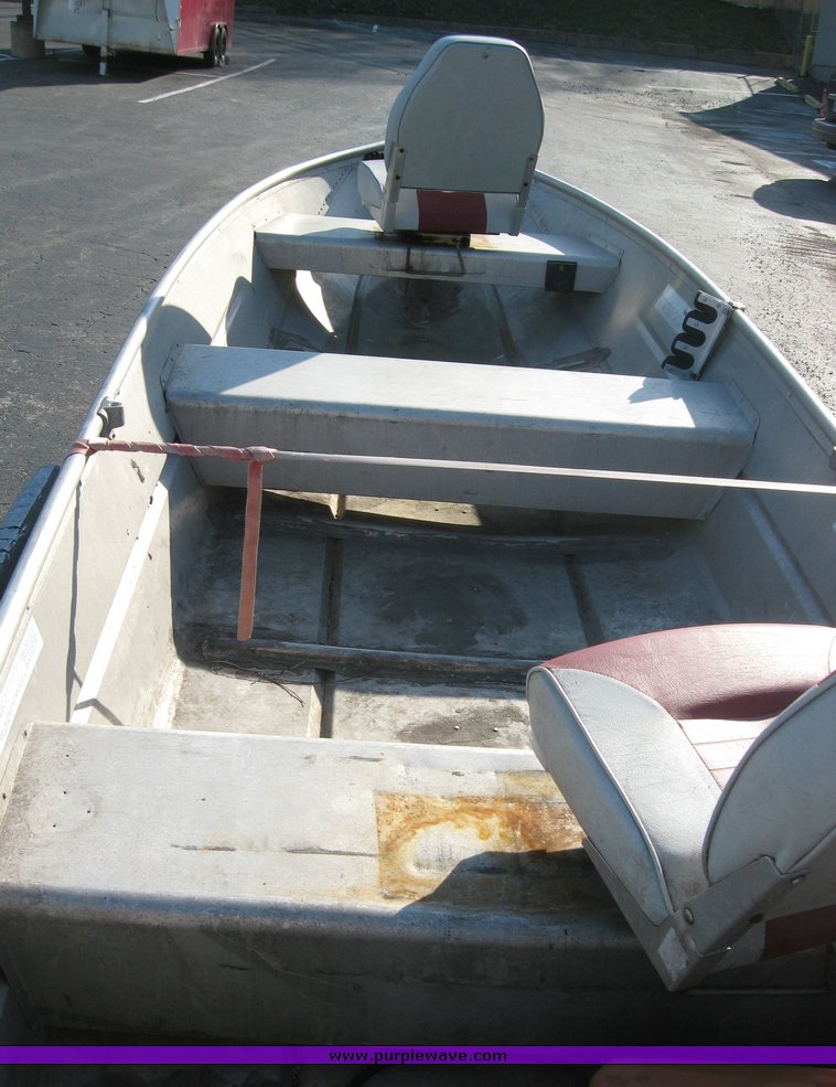 image for item 5591 1975 Landa aluminum V-bottom boat