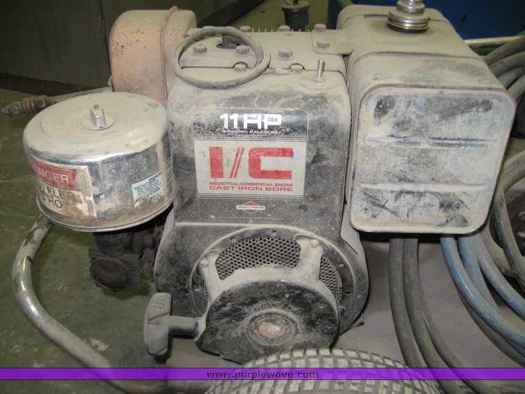 image for item 5601 Winpower 2405 power washer