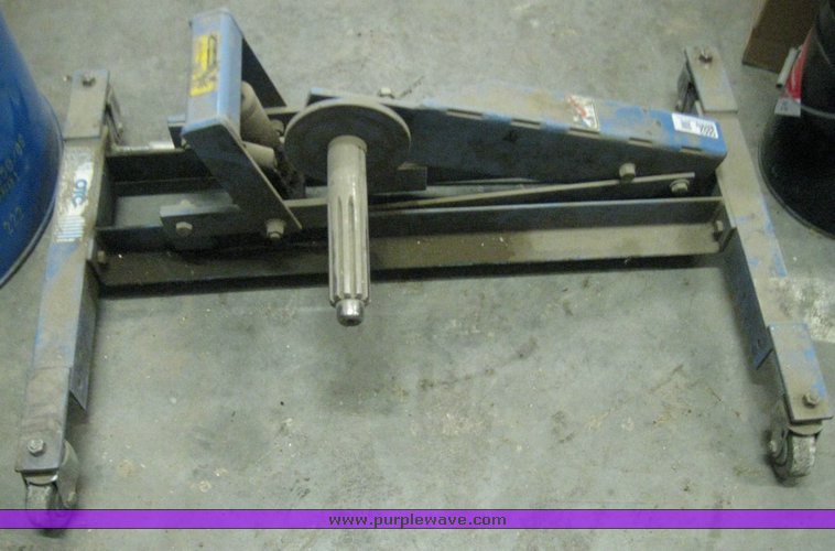 OTC clutch jack in Lawrence, KS Item 5602 sold Purple Wave