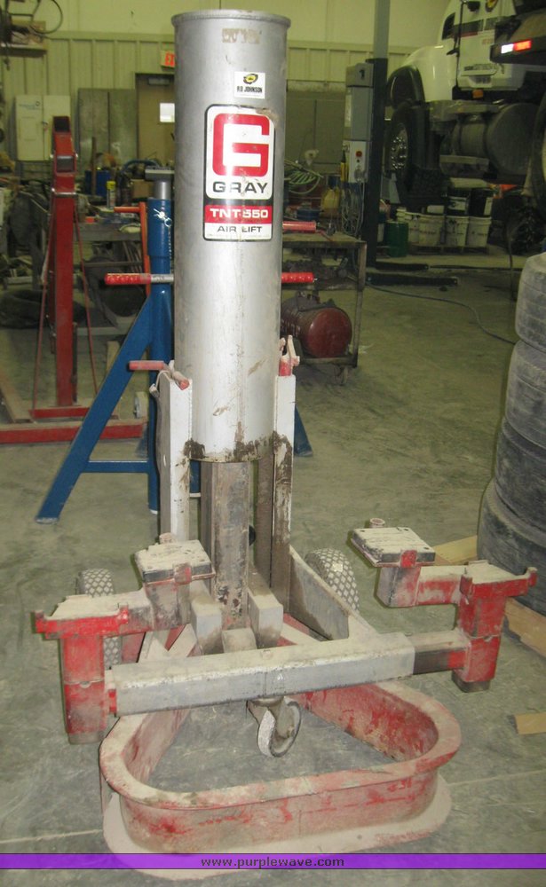 image for item 5603 Gray TNT550 truck and trailer air lift