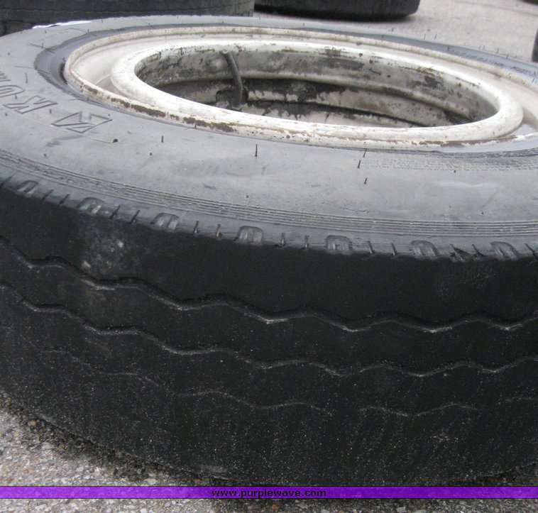 image for item 5618 215/75R17.5 tire and wheel