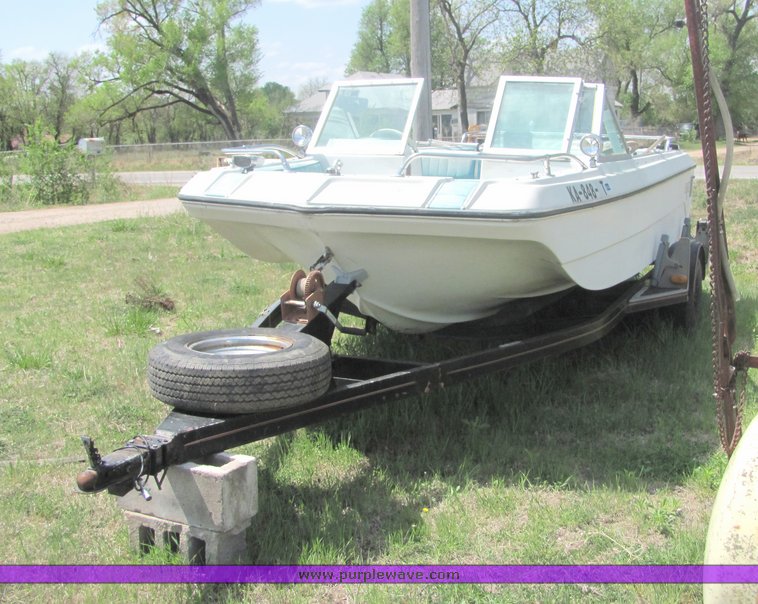 image for item 6070 1998 Cobalt 16' tri hull boat