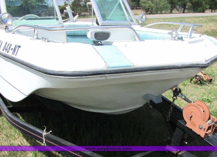 image for item 6070 1998 Cobalt 16' tri hull boat
