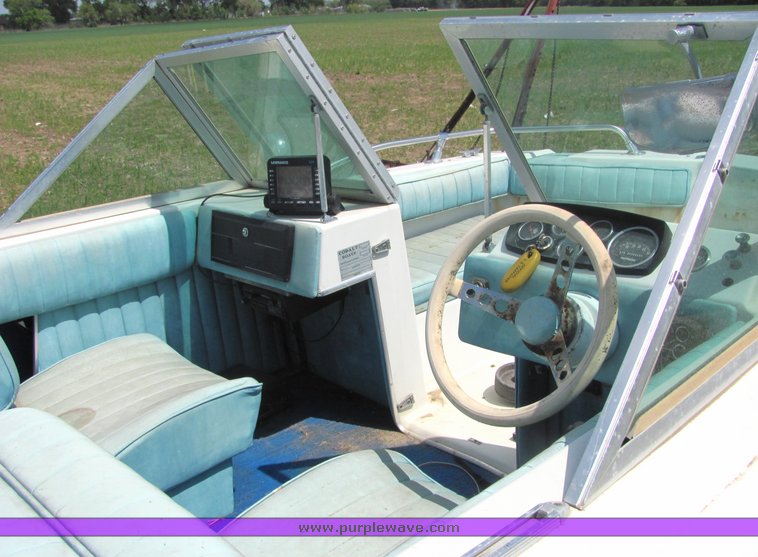 image for item 6070 1998 Cobalt 16' tri hull boat