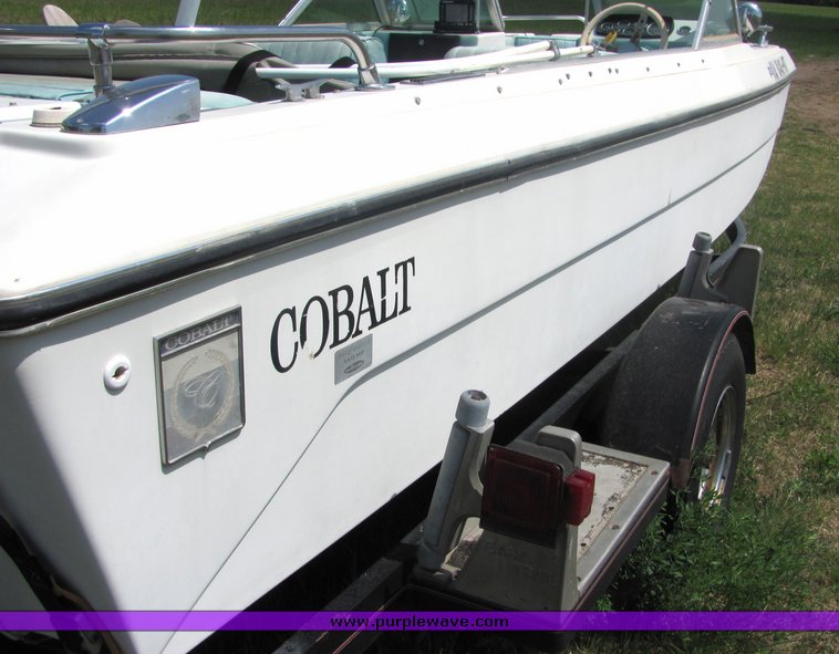 image for item 6070 1998 Cobalt 16' tri hull boat