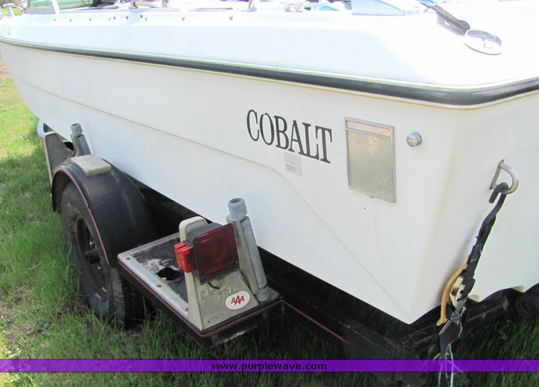 image for item 6070 1998 Cobalt 16' tri hull boat