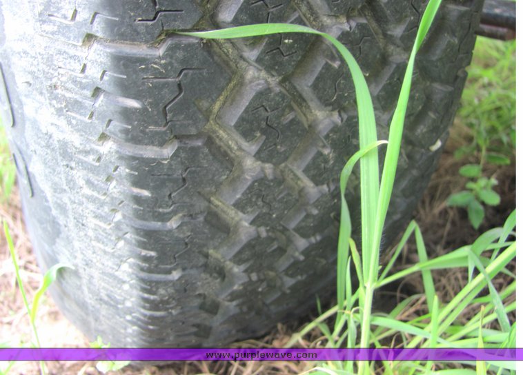 image for item 6070 1998 Cobalt 16' tri hull boat