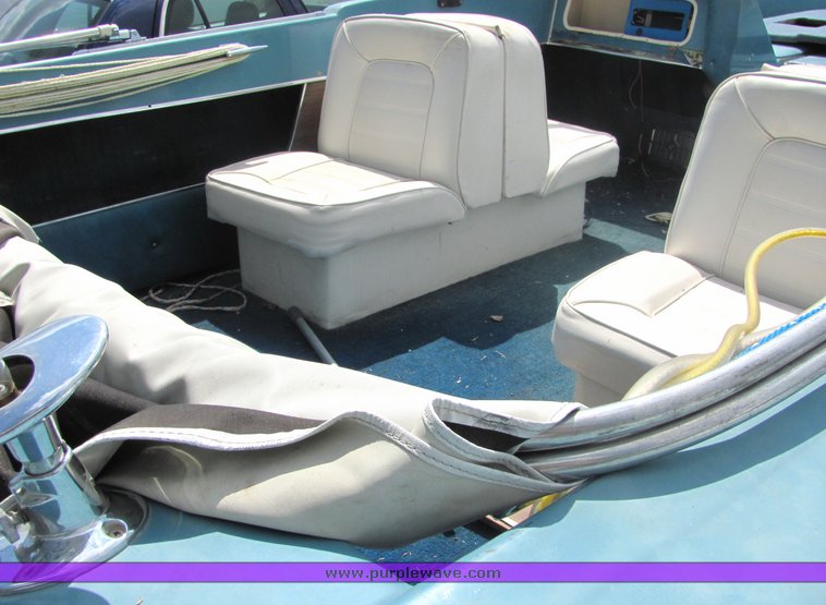 image for item 6075 Glastron 18' tri-hull boat with trailer