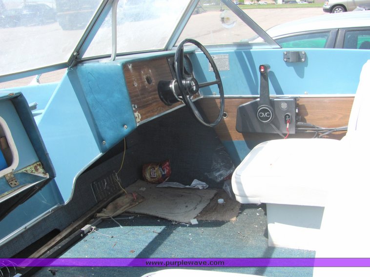 image for item 6075 Glastron 18' tri-hull boat with trailer