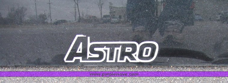 image for item 6661 Astro CR1800 truck bed topper