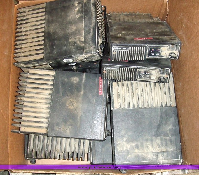 image for item 6664 Approx twenty CB units