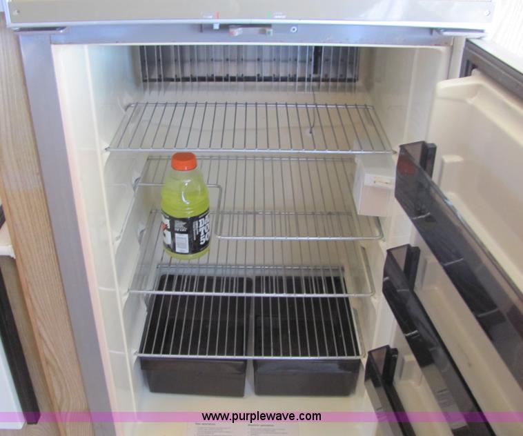 image for item 6771 1988 Fleetwood Prowler 1YX2 fifth-wheel camper