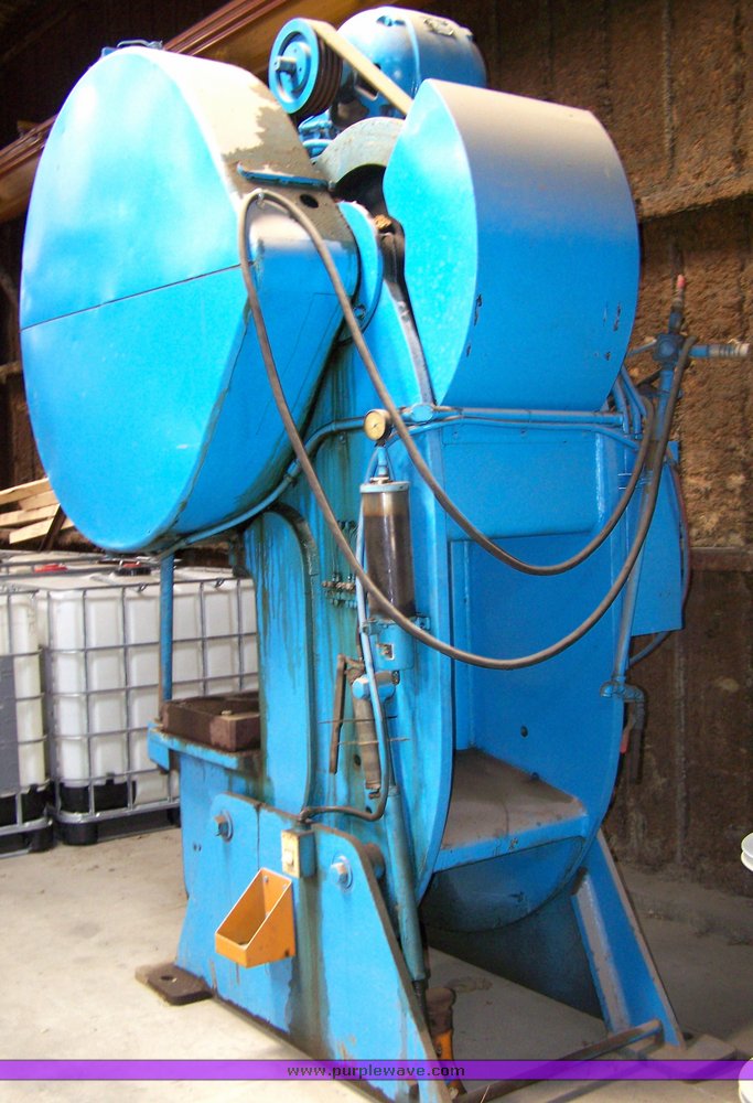 image for item 8675 Warren City Mfg 75 ton hydraulic punch