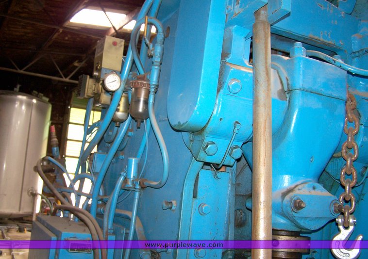 image for item 8675 Warren City Mfg 75 ton hydraulic punch