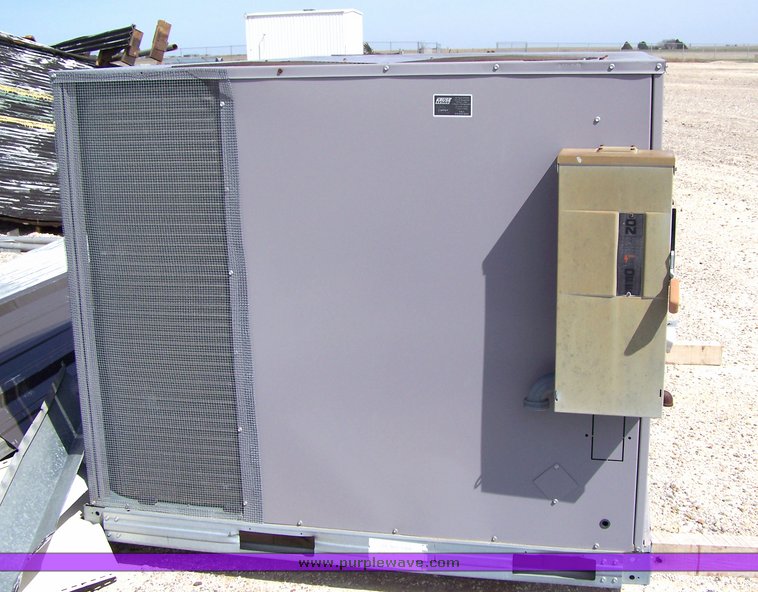 image for item 8676 Carrier roof mount air conditioner unit