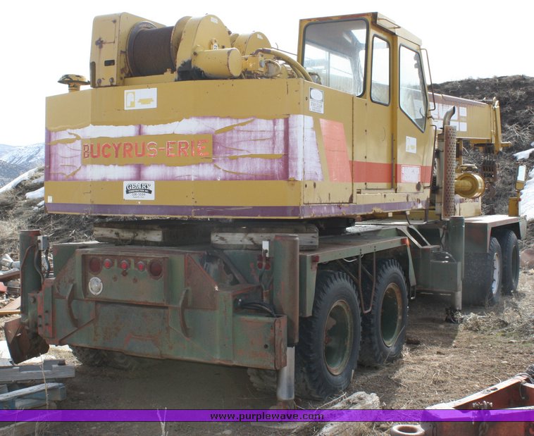image for item 2113 1979 Bucyrus Erie 30XL truck crane