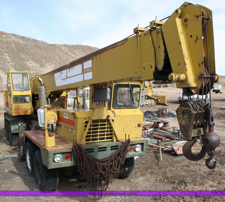 image for item 2113 1979 Bucyrus Erie 30XL truck crane
