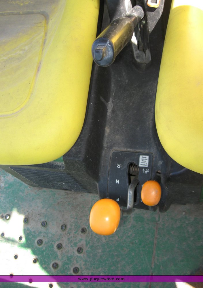 image for item 2180 2005 John Deere Gator TS