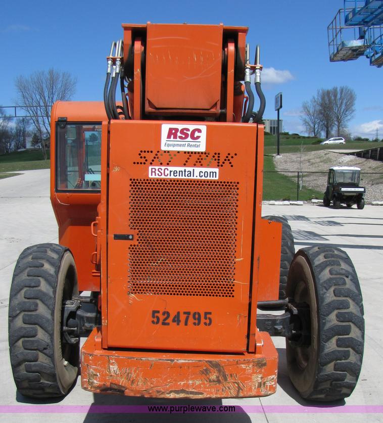 image for item 3016 2004 SkyTrak 8042 telehandler