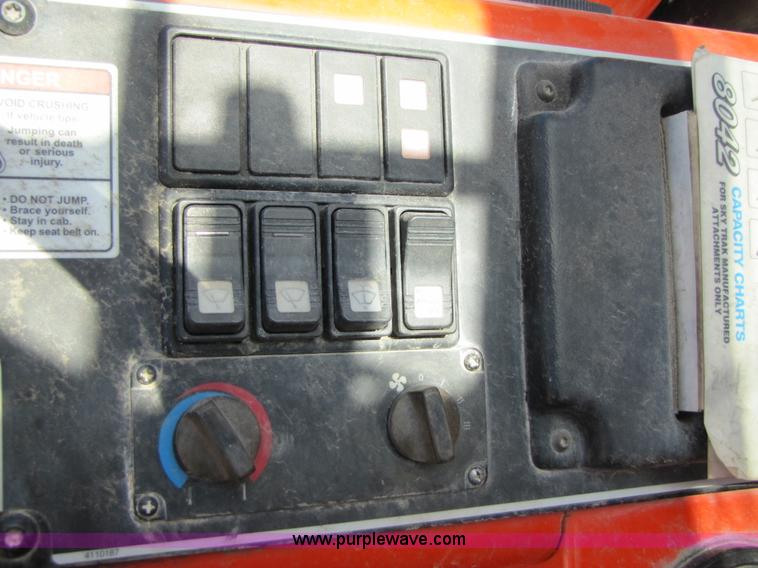 image for item 3016 2004 SkyTrak 8042 telehandler