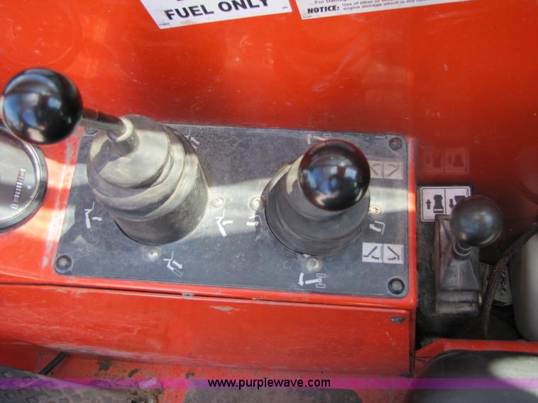 image for item 3016 2004 SkyTrak 8042 telehandler