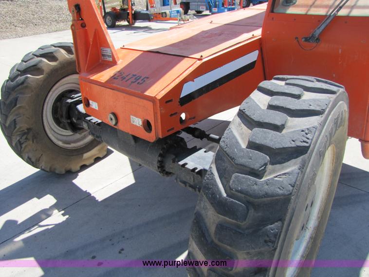 image for item 3016 2004 SkyTrak 8042 telehandler