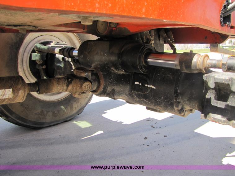 image for item 3016 2004 SkyTrak 8042 telehandler