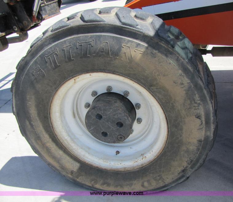 image for item 3016 2004 SkyTrak 8042 telehandler