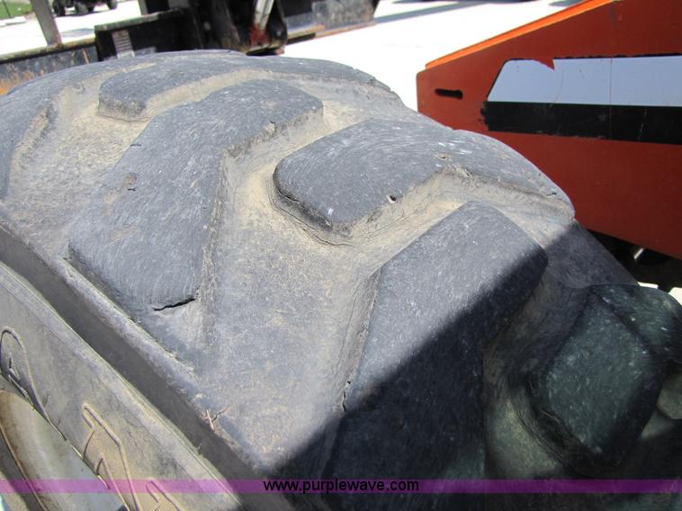 image for item 3016 2004 SkyTrak 8042 telehandler