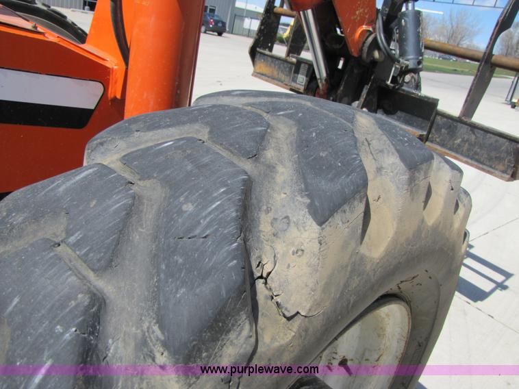 image for item 3016 2004 SkyTrak 8042 telehandler