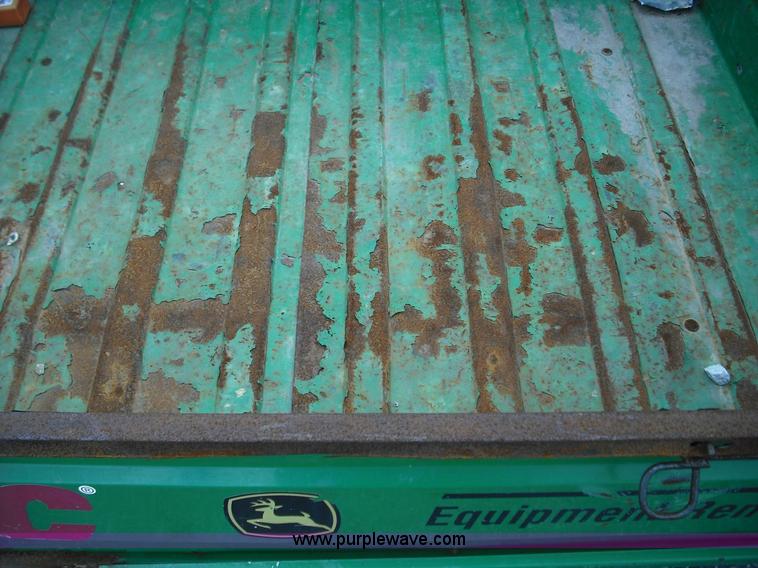 image for item 3293 2005 John Deere Gator TS