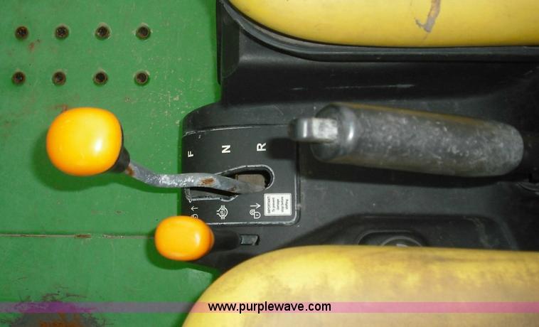 image for item 3293 2005 John Deere Gator TS