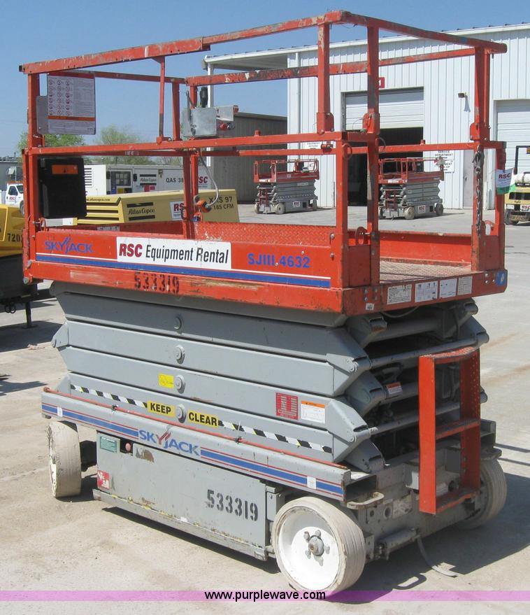 image for item 3986 Skyjack SJIII 4632 scissor lift