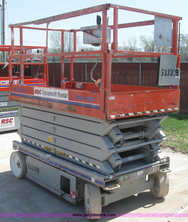 image for item 3986 Skyjack SJIII 4632 scissor lift