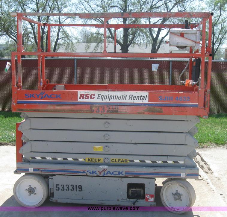 image for item 3986 Skyjack SJIII 4632 scissor lift