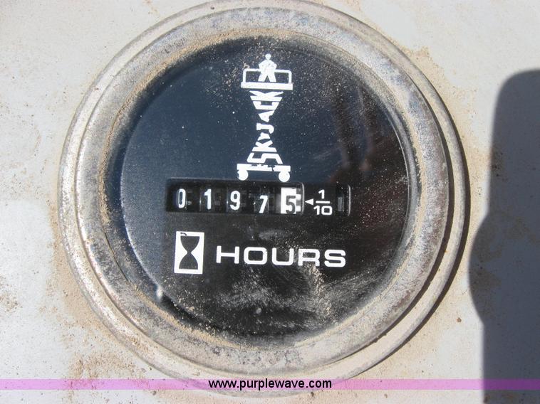 image for item 3986 Skyjack SJIII 4632 scissor lift