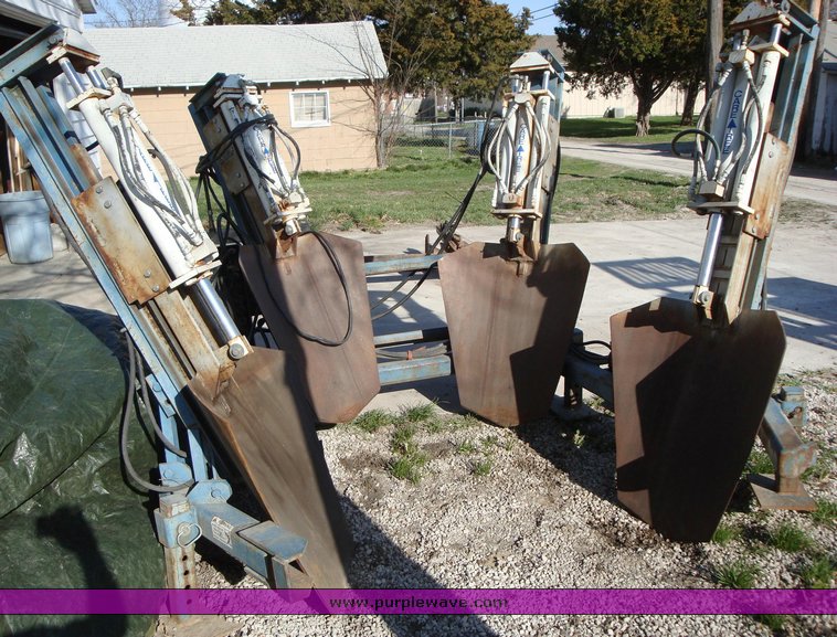 image for item 1106 Brillion pull type seeder