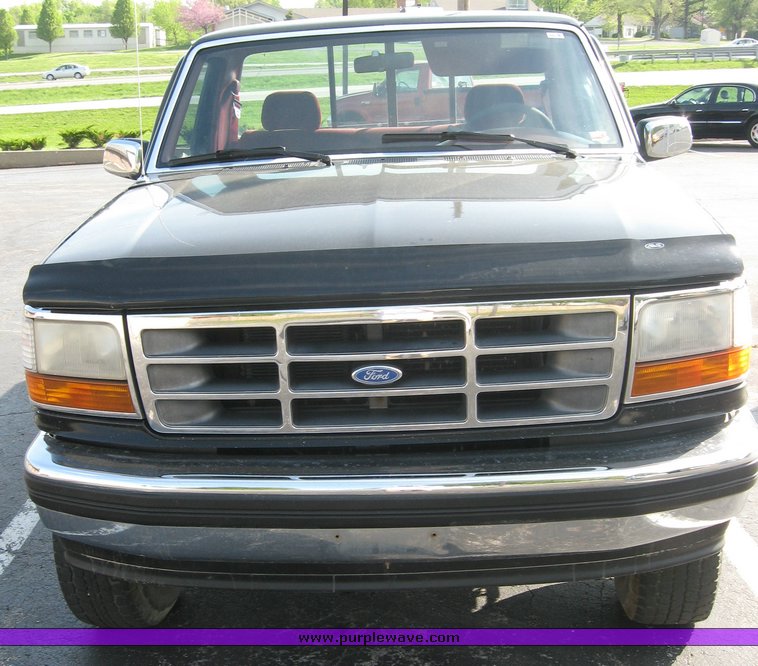 image for item 2022 1995 Ford F150 flare side pickup