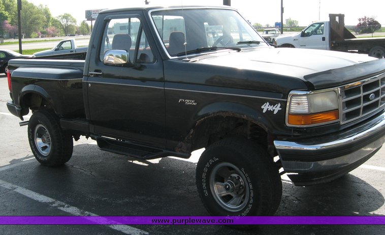 image for item 2022 1995 Ford F150 flare side pickup