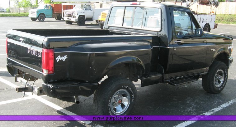 image for item 2022 1995 Ford F150 flare side pickup