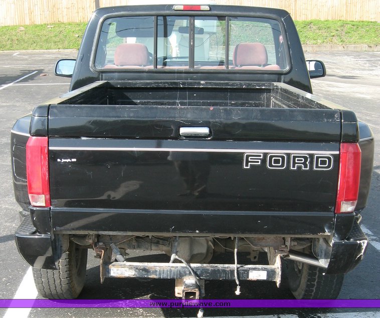 image for item 2022 1995 Ford F150 flare side pickup