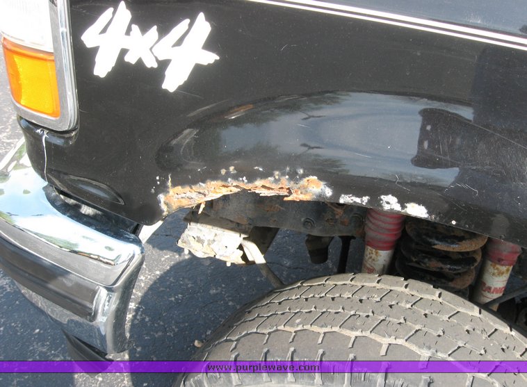 image for item 2022 1995 Ford F150 flare side pickup