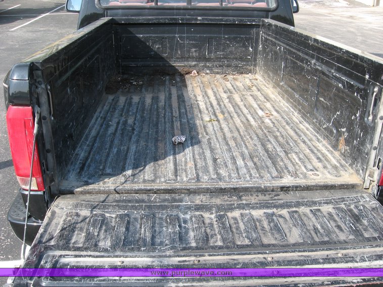 image for item 2022 1995 Ford F150 flare side pickup