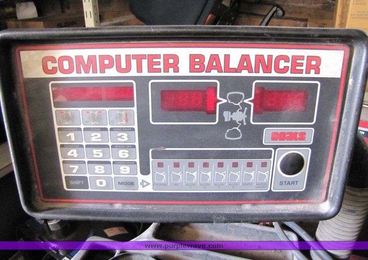 image for item 3028 Coat 950S tire ballancer