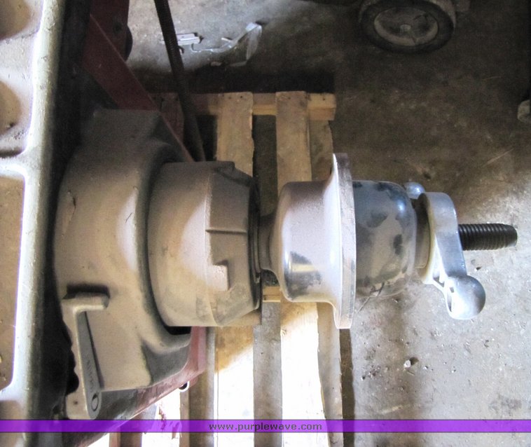 image for item 3028 Coat 950S tire ballancer