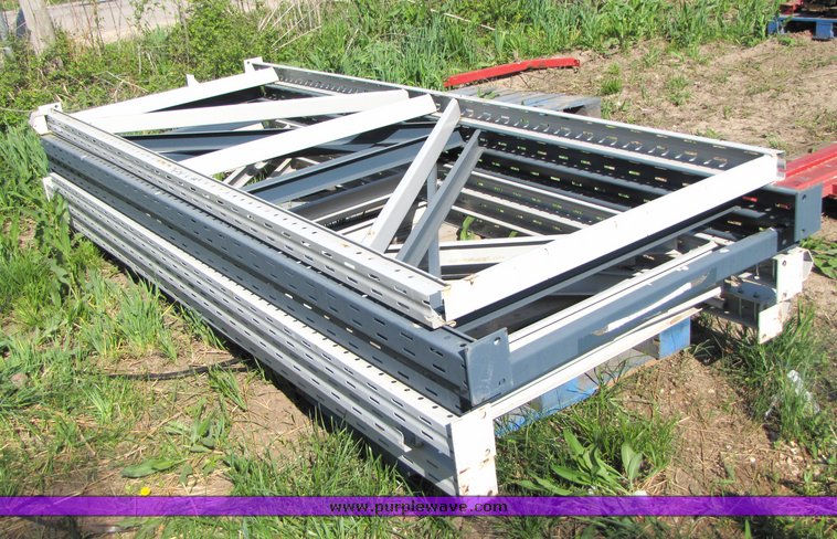 image for item 3048 (6) 10' x 44" pallet racking uprights