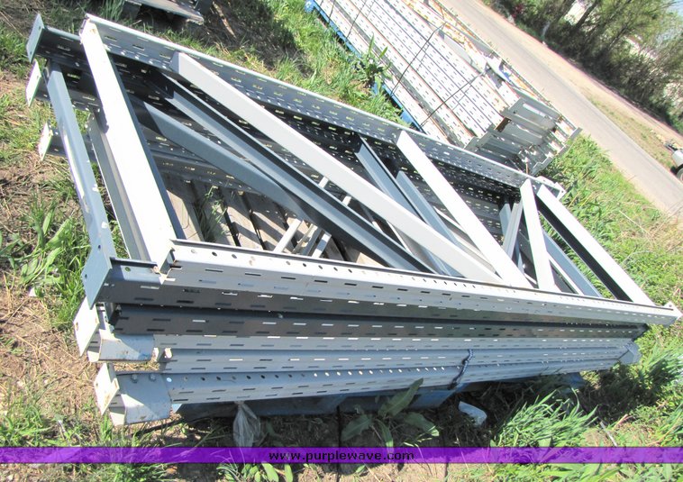 image for item 3048 (6) 10' x 44" pallet racking uprights