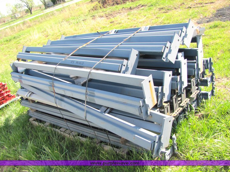 image for item 3055 (44) 93" mixed pallet racking cross members