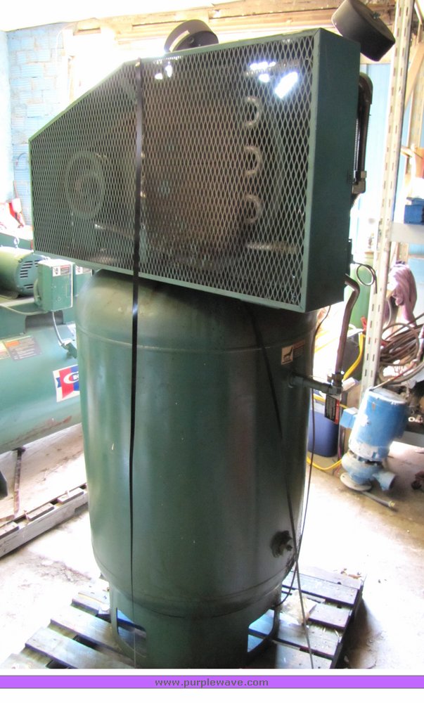 image for item 3060 2000 Champion VR10-12 upright air compressor